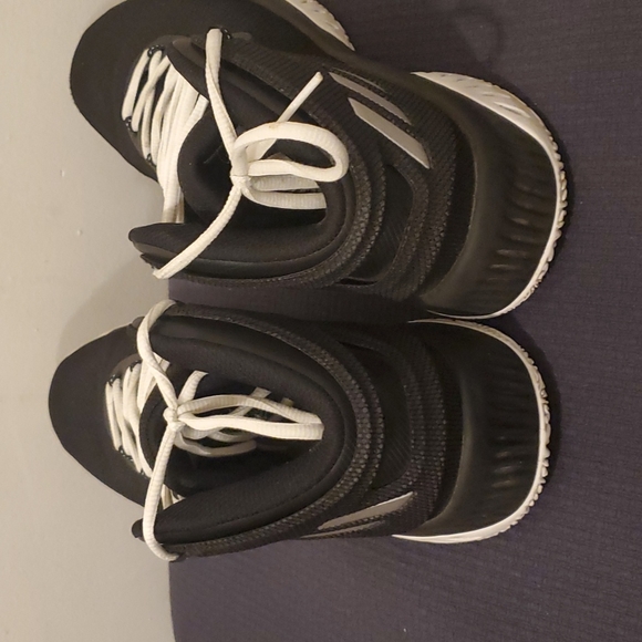 Adidas mens size 8.5 - Picture 3 of 6